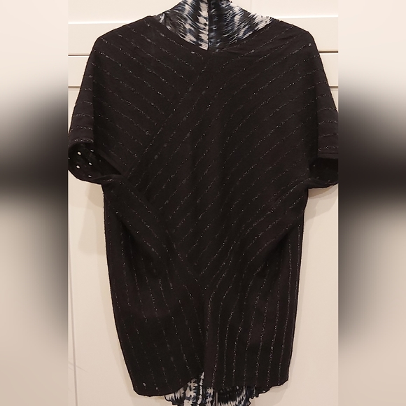 Alberto Makali cap sleeved shrug - Picture 10 of 11